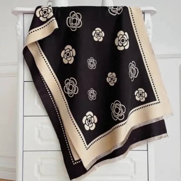 Designer Style 🆕 Cashmere Scarf Large Shawl Wrap Poncho Warm Soft Stunning NIB - Picture 5 of 17